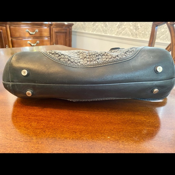 COACH- Navy blue signature canvas purse - Picture 4 of 6